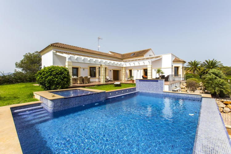 Villa in Denia for sale VPH02023