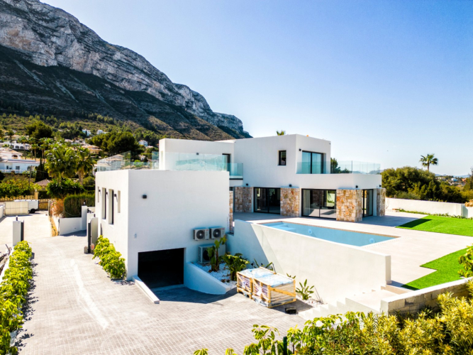 Villa in Denia for sale VPH02006