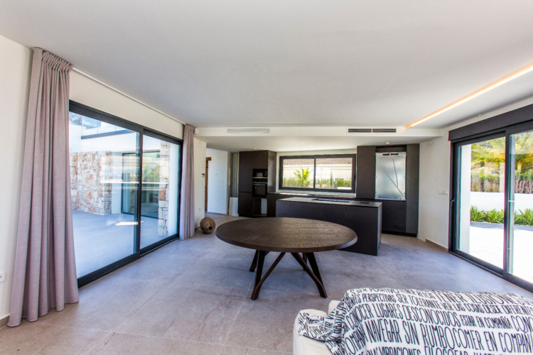 Villa in Denia for sale VPH02006